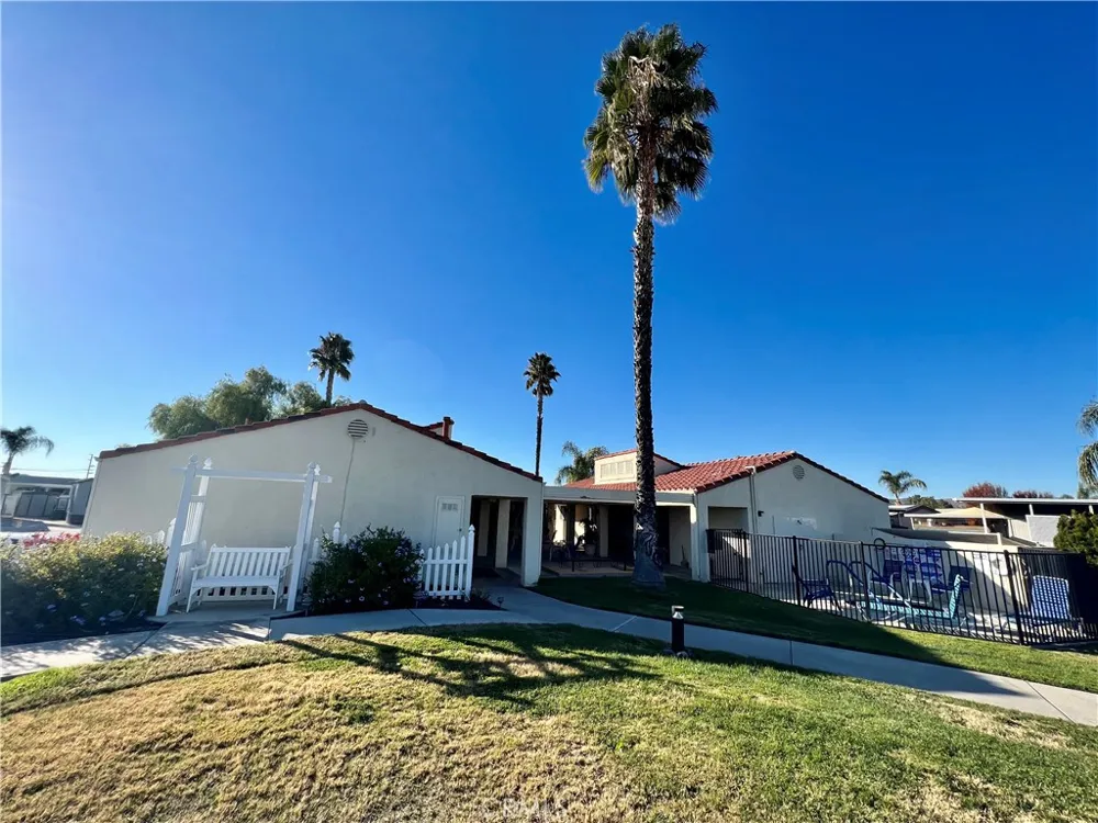 1295 S Cawston Avenue Hemet, CA 92545