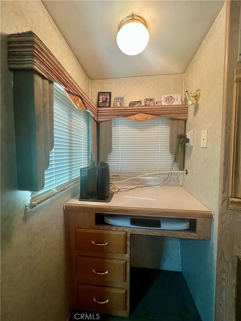 1295 S Cawston Avenue Hemet, CA 92545