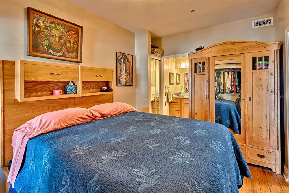 201 SE 2ND AVENUE #317 Gainesville, FL 32601