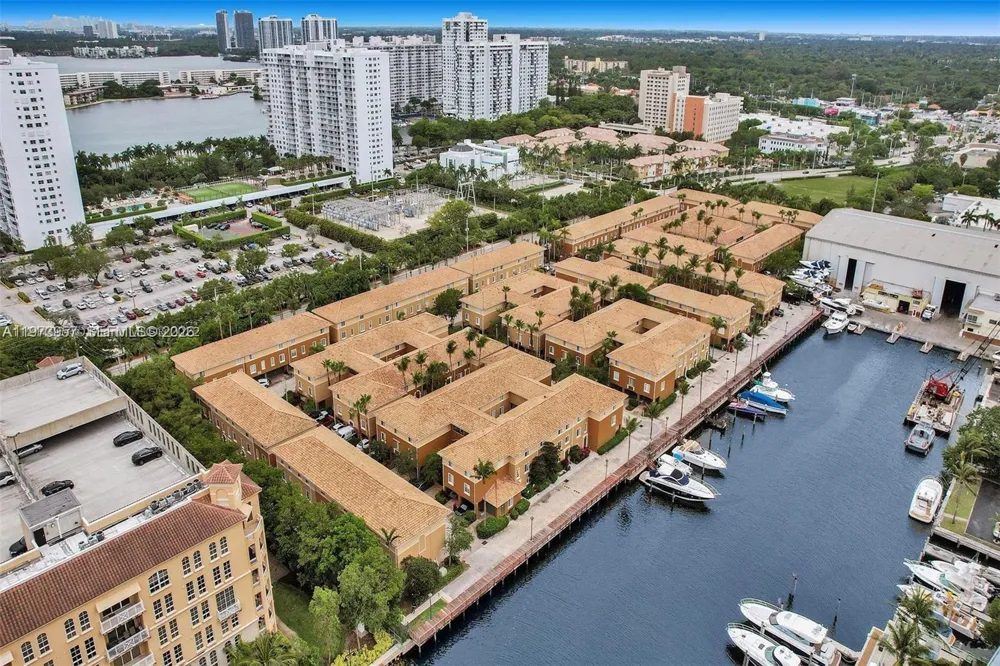 2965 NE 185th St #1513 Aventura, FL 33180