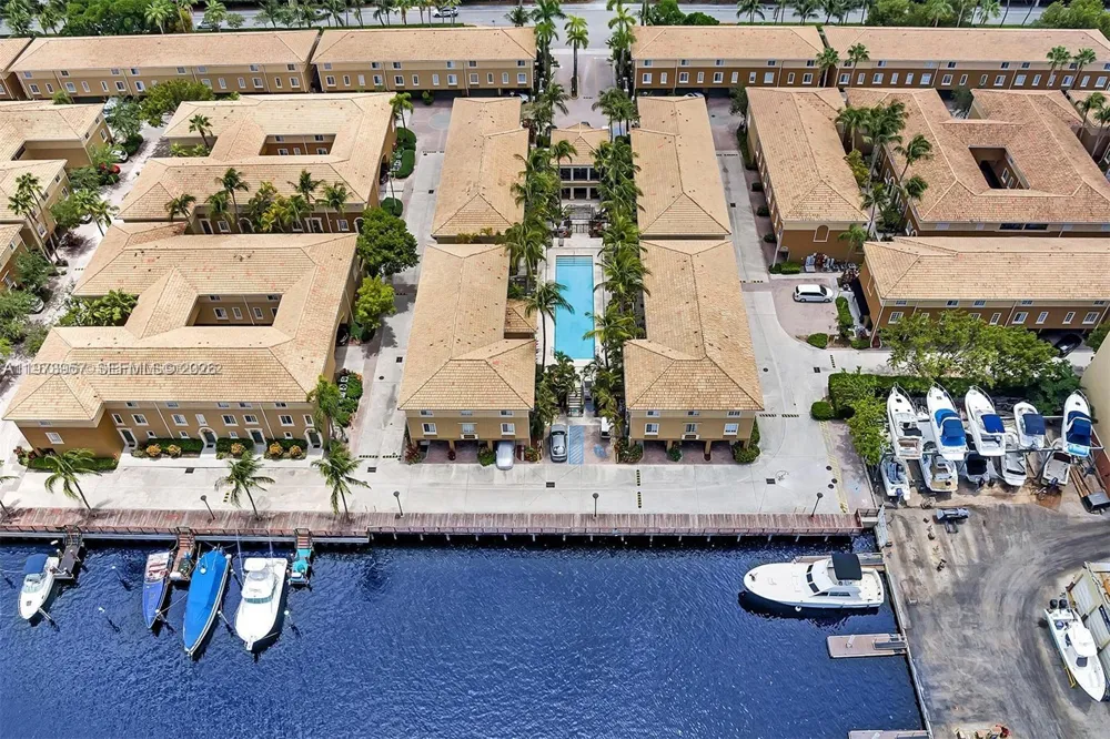 2965 NE 185th St #1513 Aventura, FL 33180