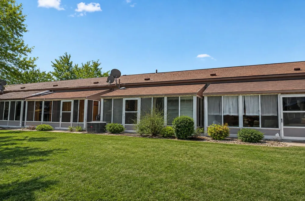 25140 Potomac Drive #3 South Lyon City, MI 48178