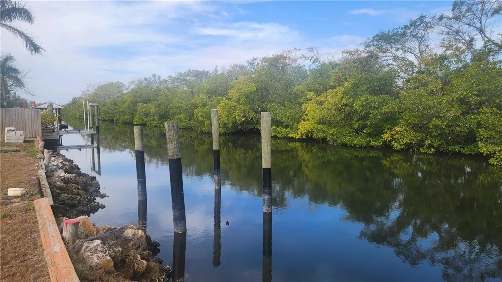 3203 W SHELL POINT ROAD Ruskin, FL 33570