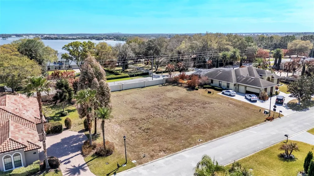 4410 EMERALD PALMS LANE Winter Haven, FL 33884