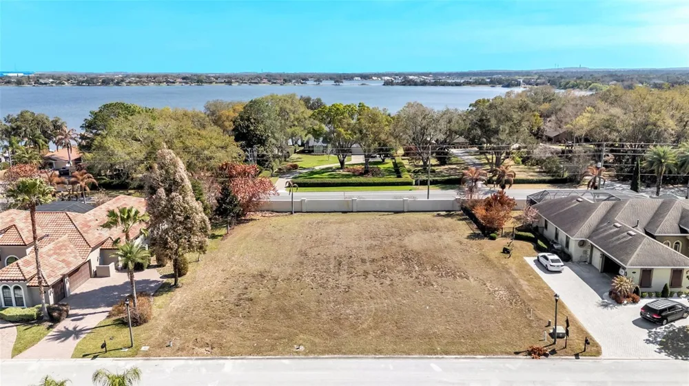 4410 EMERALD PALMS LANE Winter Haven, FL 33884