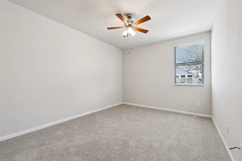 1524 Sanders Kyle, TX 78640