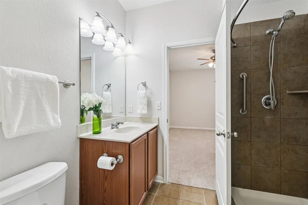 1524 Sanders Kyle, TX 78640