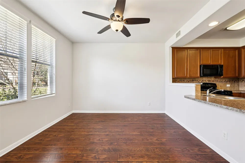 1524 Sanders Kyle, TX 78640