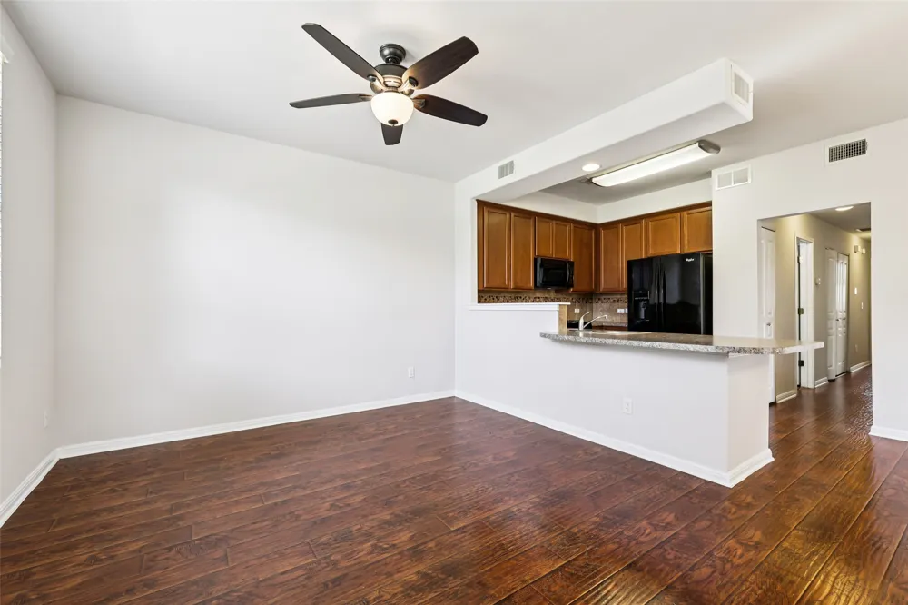 1524 Sanders Kyle, TX 78640