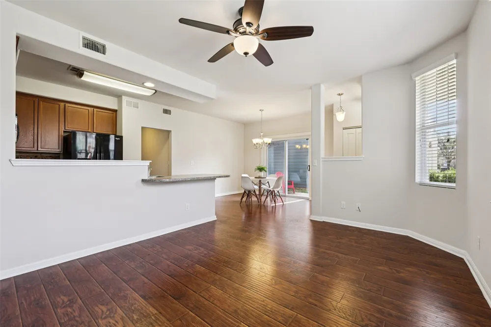 1524 Sanders Kyle, TX 78640