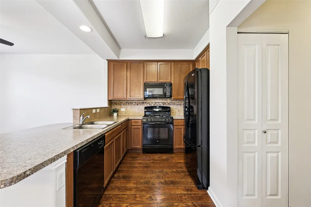 1524 Sanders Kyle, TX 78640
