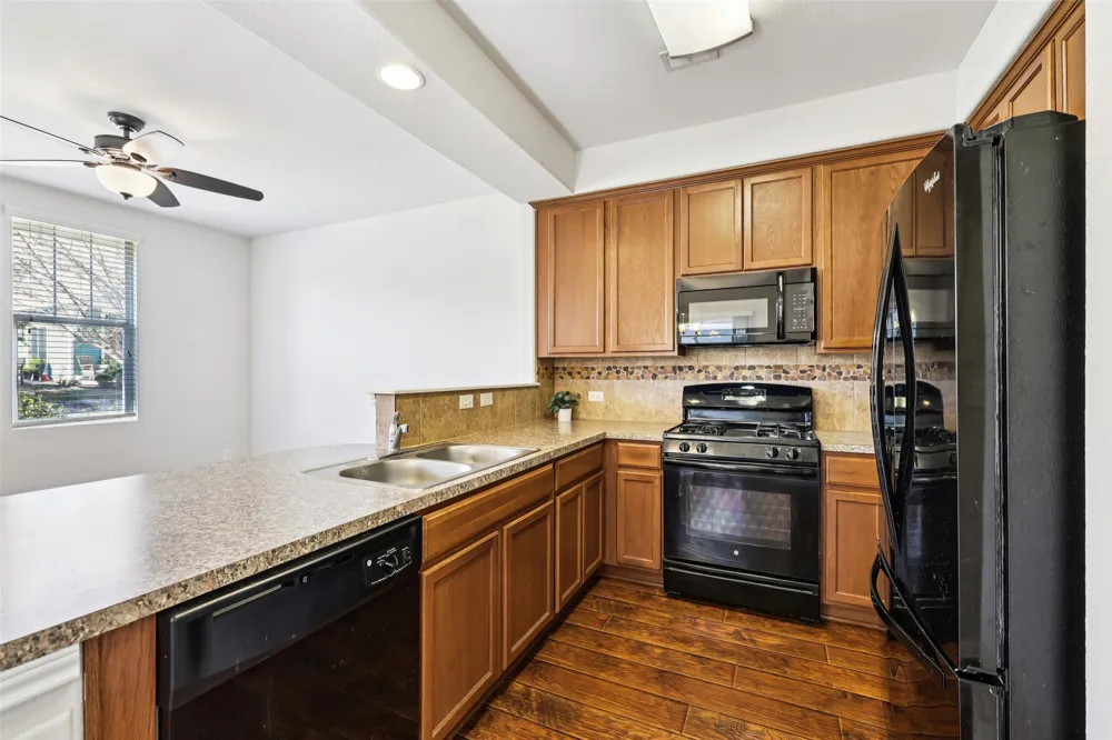 1524 Sanders Kyle, TX 78640