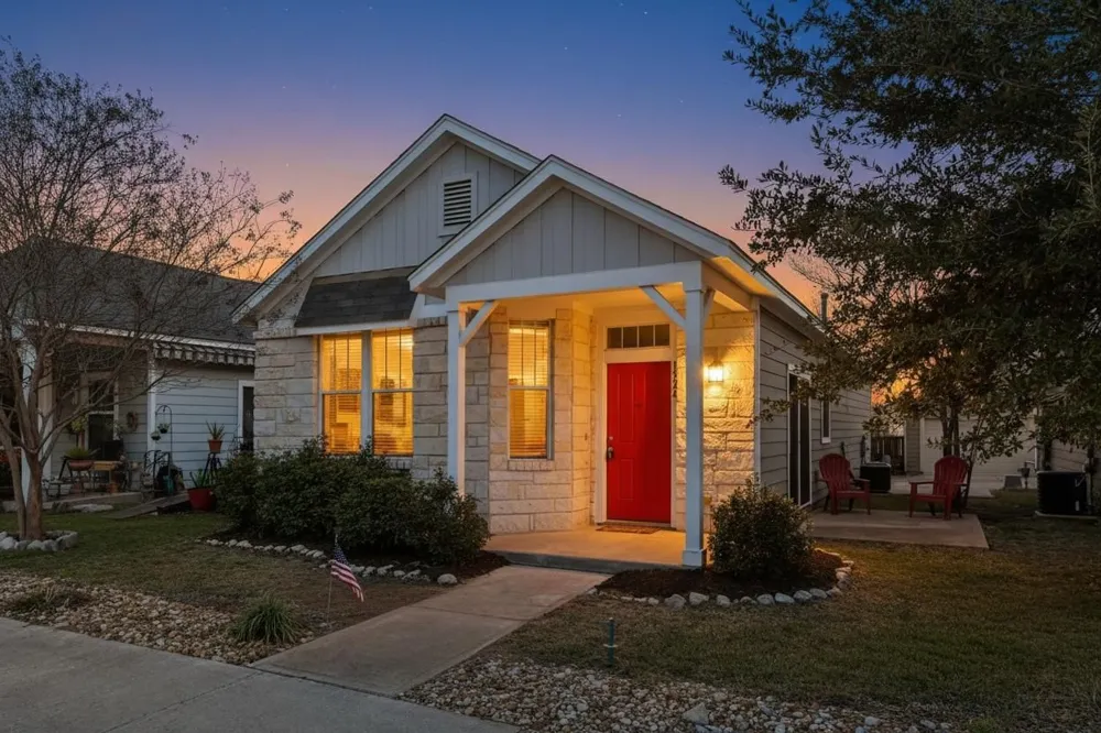 1524 Sanders Kyle, TX 78640