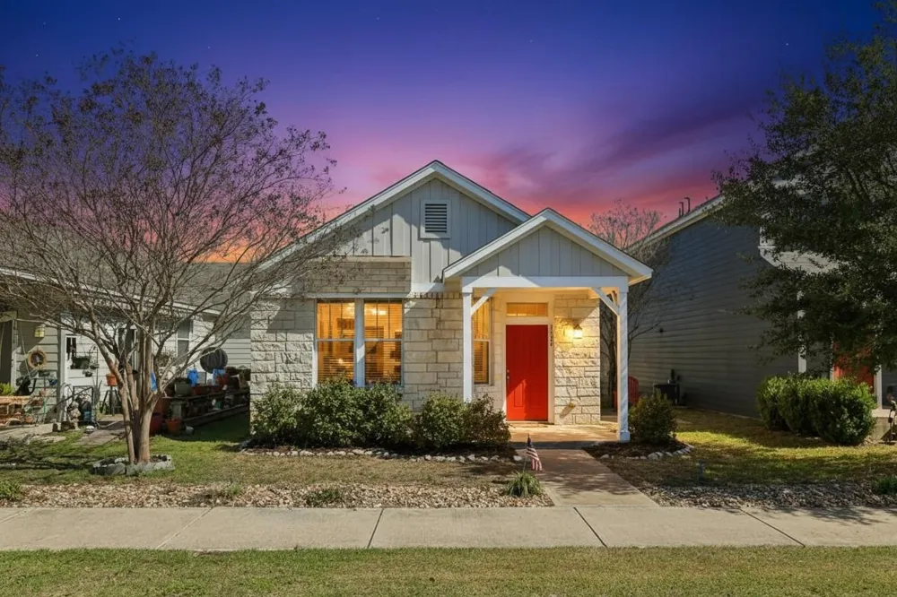1524 Sanders Kyle, TX 78640
