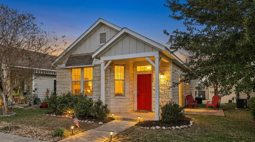 1524 Sanders Kyle, TX 78640