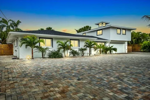 5624 CAPE LEYTE DRIVE