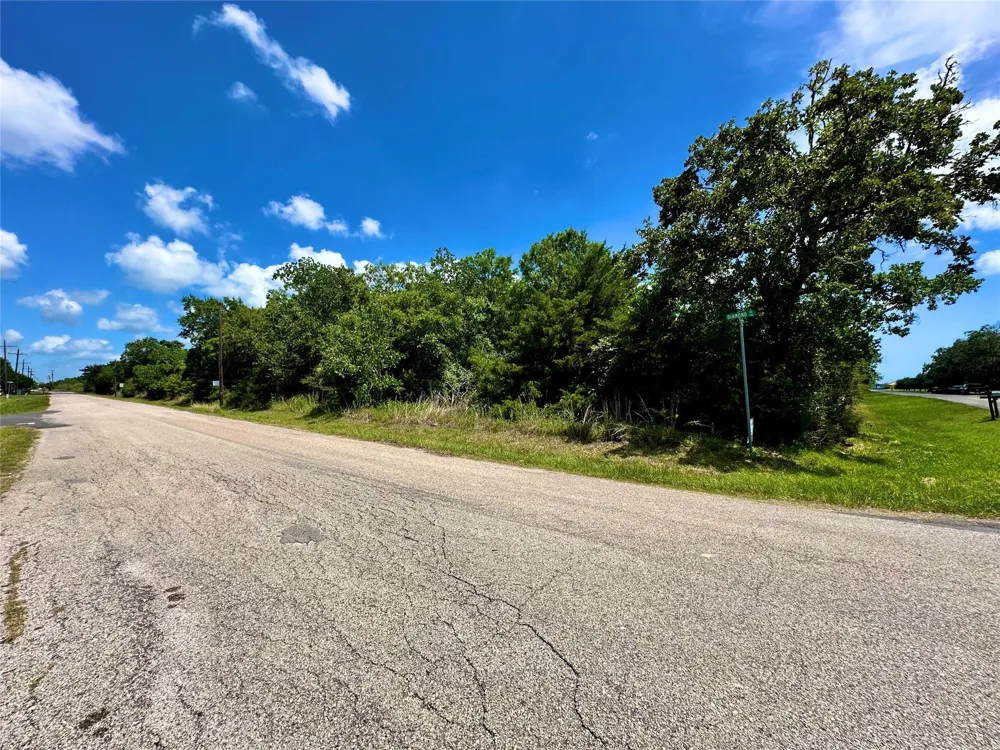 West Bayshore Oak Island, TX 77514