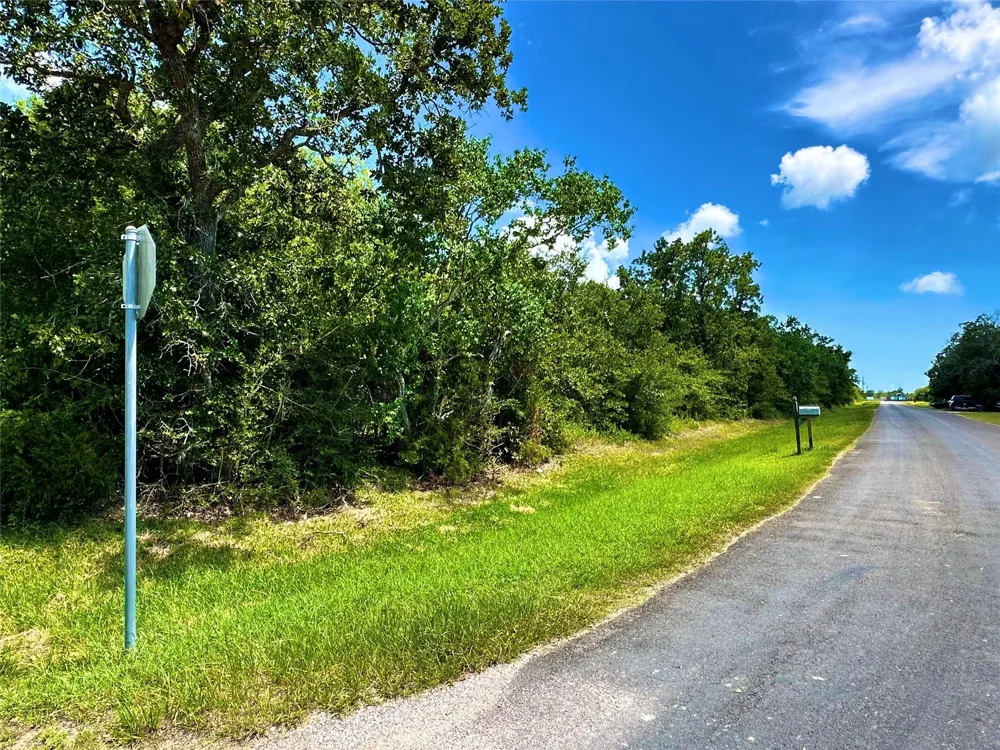 West Bayshore Oak Island, TX 77514