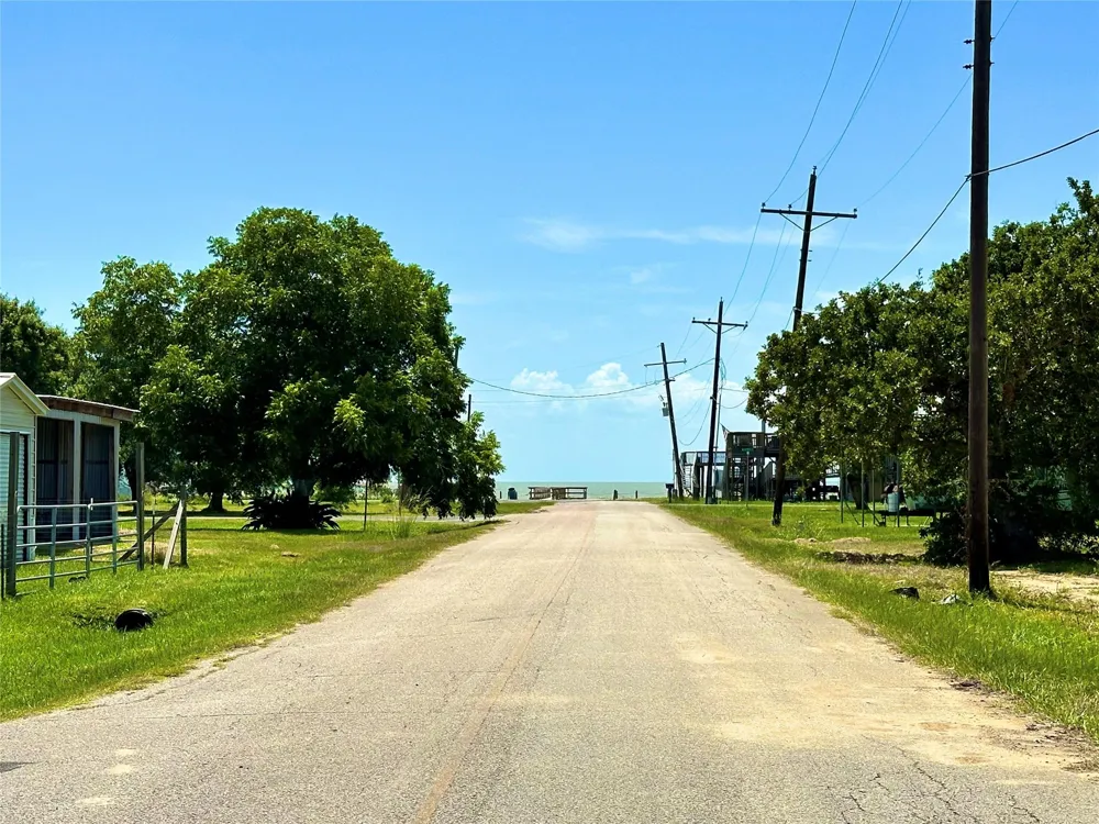 West Bayshore Oak Island, TX 77514