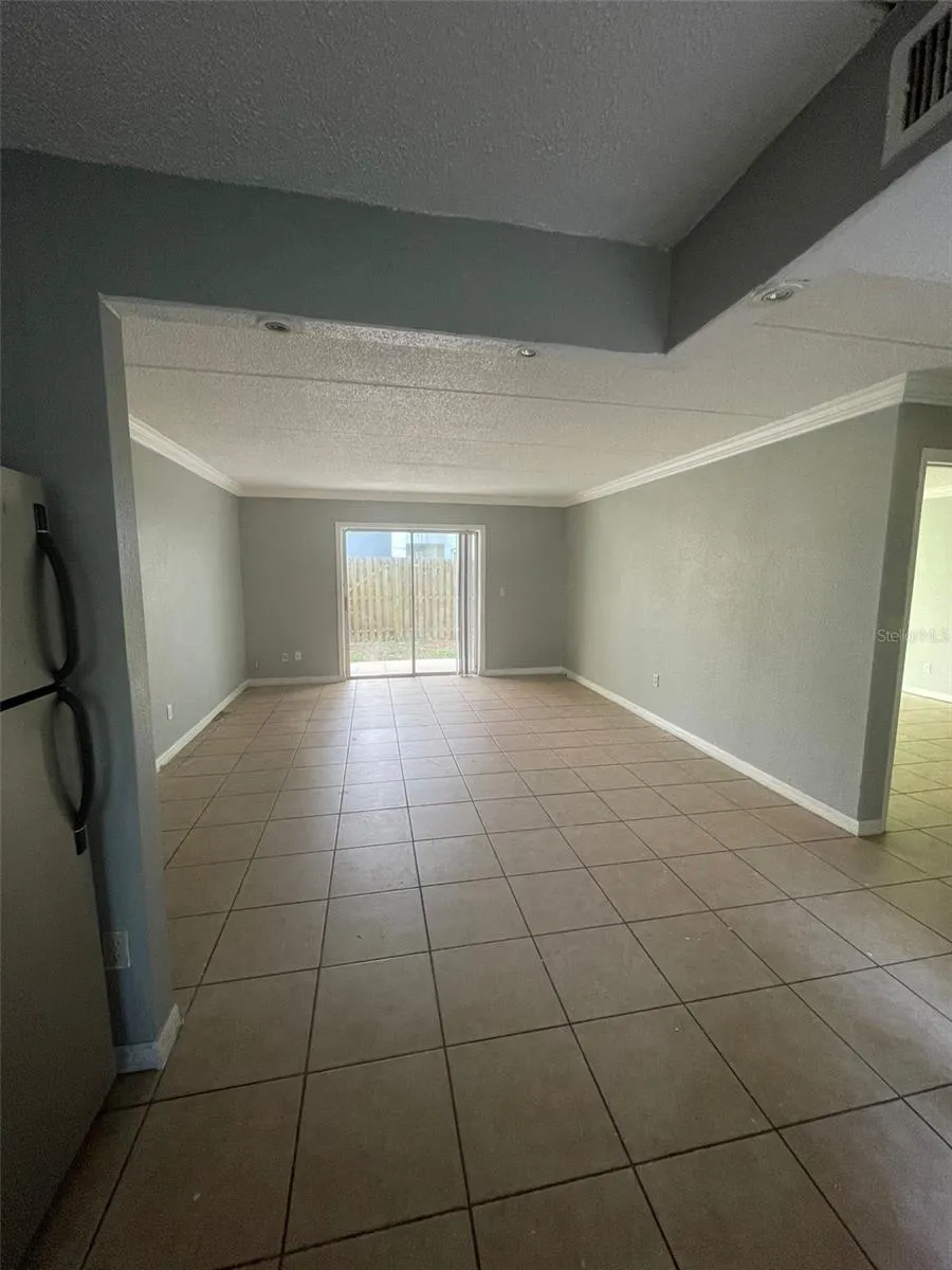 14413 AMERICANA CIRCLE #105 Tampa, FL 33613