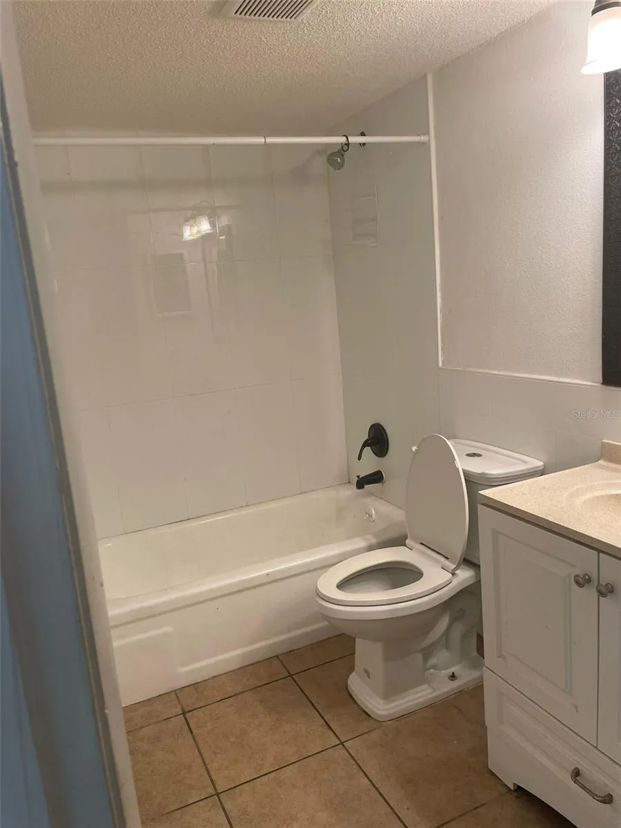 14413 AMERICANA CIRCLE #105 Tampa, FL 33613