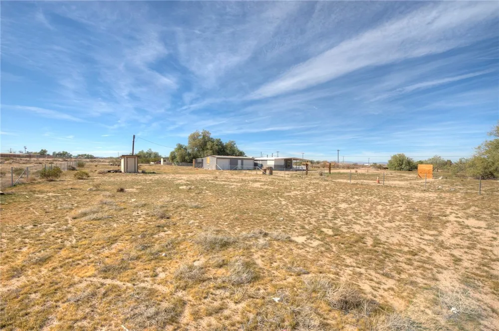 47631 Valley Center Newberry Springs, CA 92365