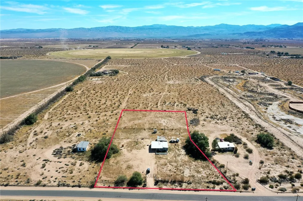 47631 Valley Center Newberry Springs, CA 92365