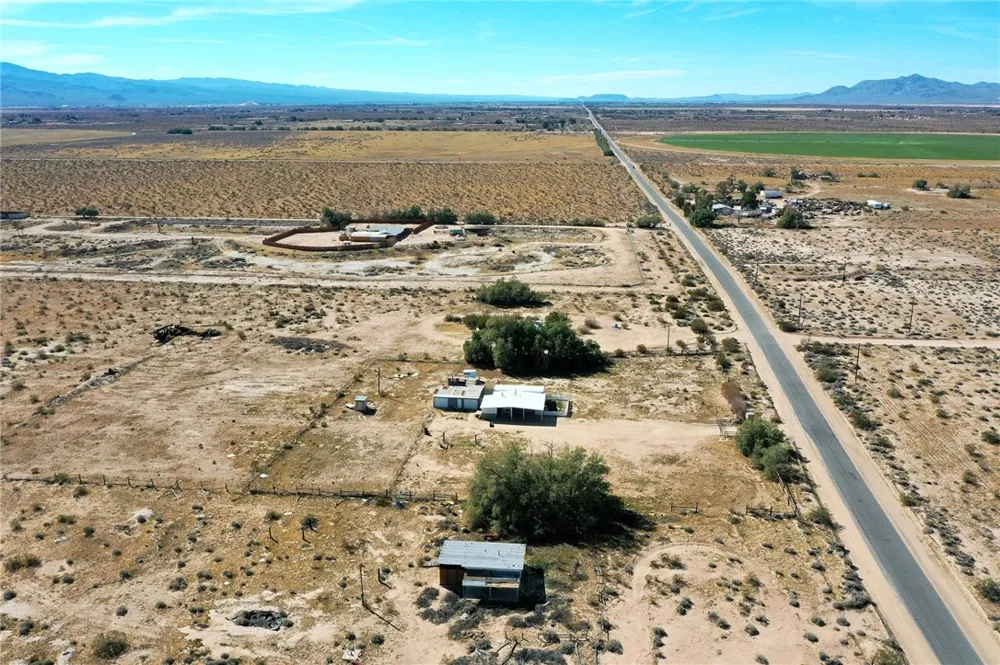 47631 Valley Center Newberry Springs, CA 92365