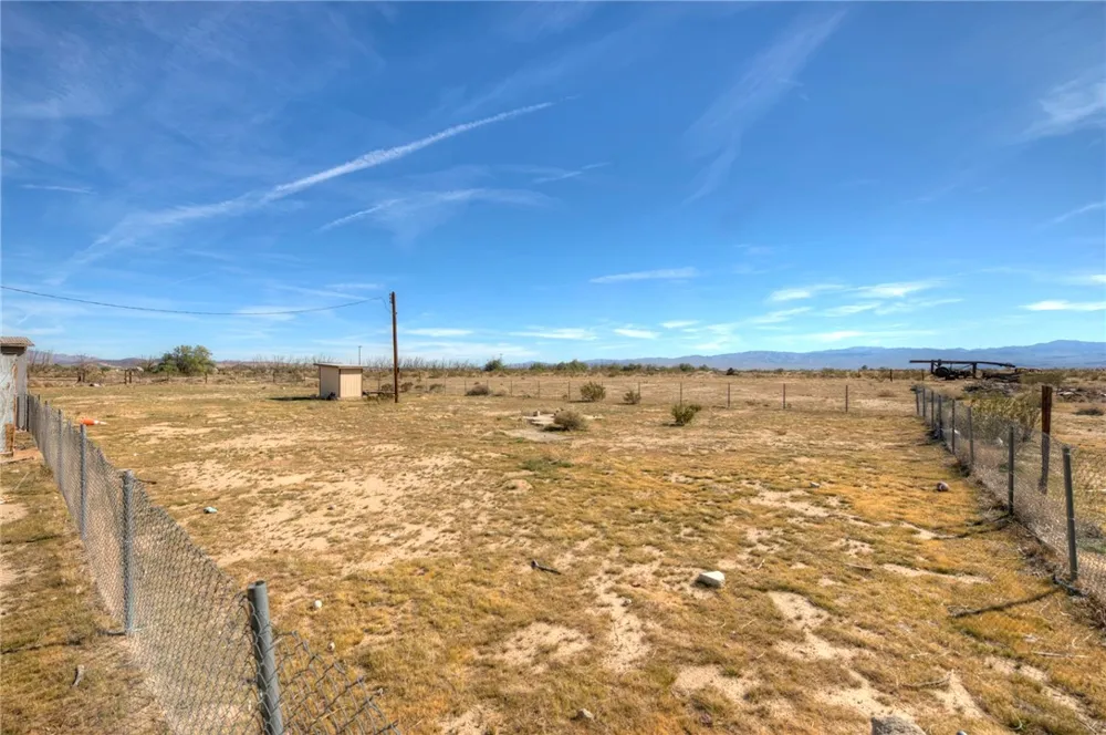 47631 Valley Center Newberry Springs, CA 92365
