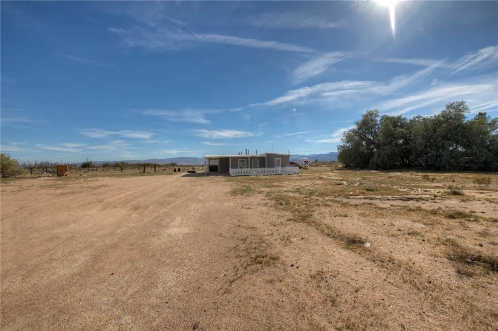 47631 Valley Center Newberry Springs, CA 92365