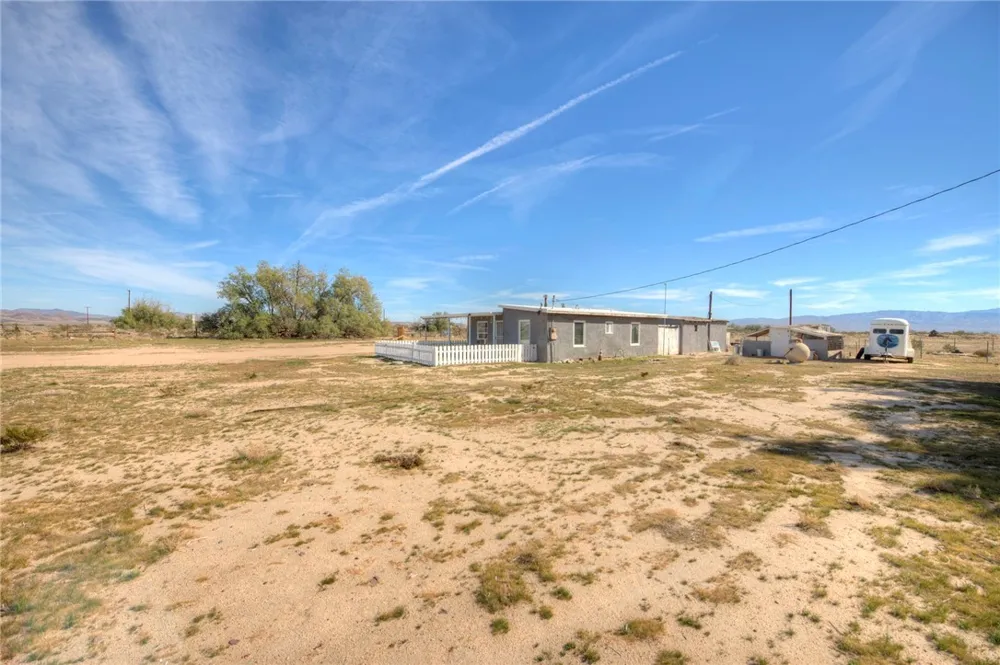 47631 Valley Center Newberry Springs, CA 92365