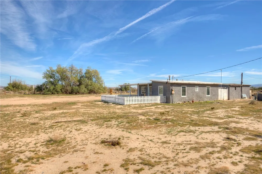 47631 Valley Center Newberry Springs, CA 92365