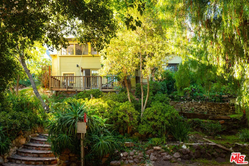 913 FERNWOOD PACIFIC DRIVE Topanga, CA 90290
