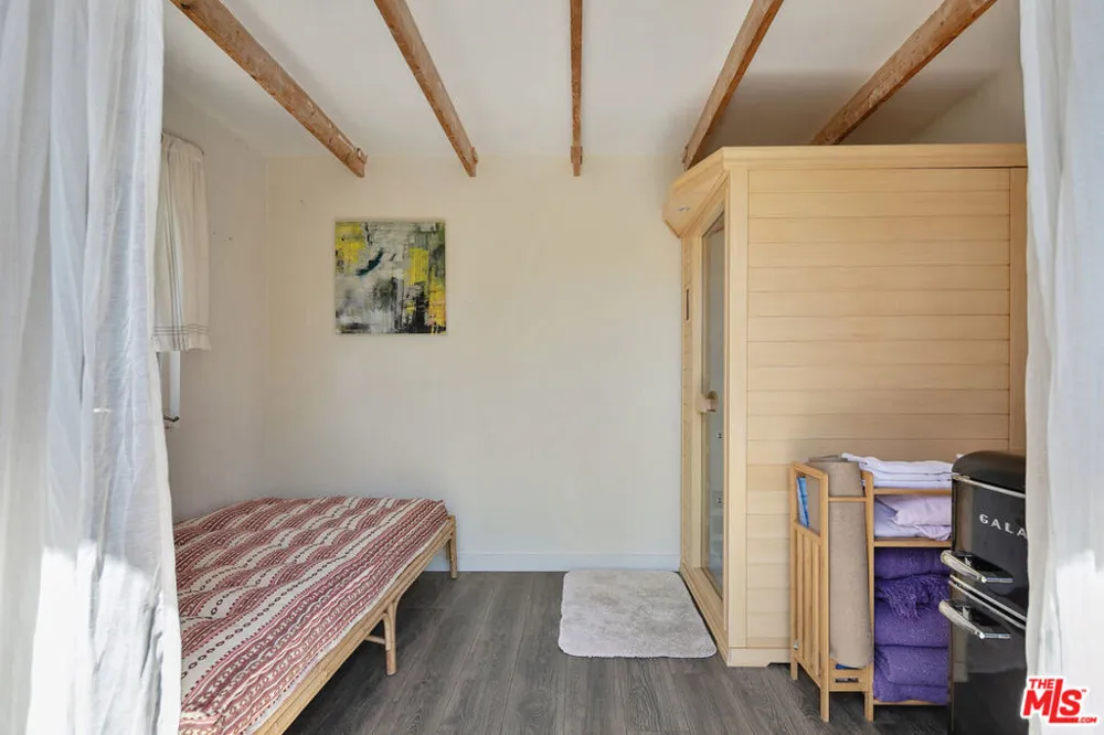 913 FERNWOOD PACIFIC DRIVE Topanga, CA 90290