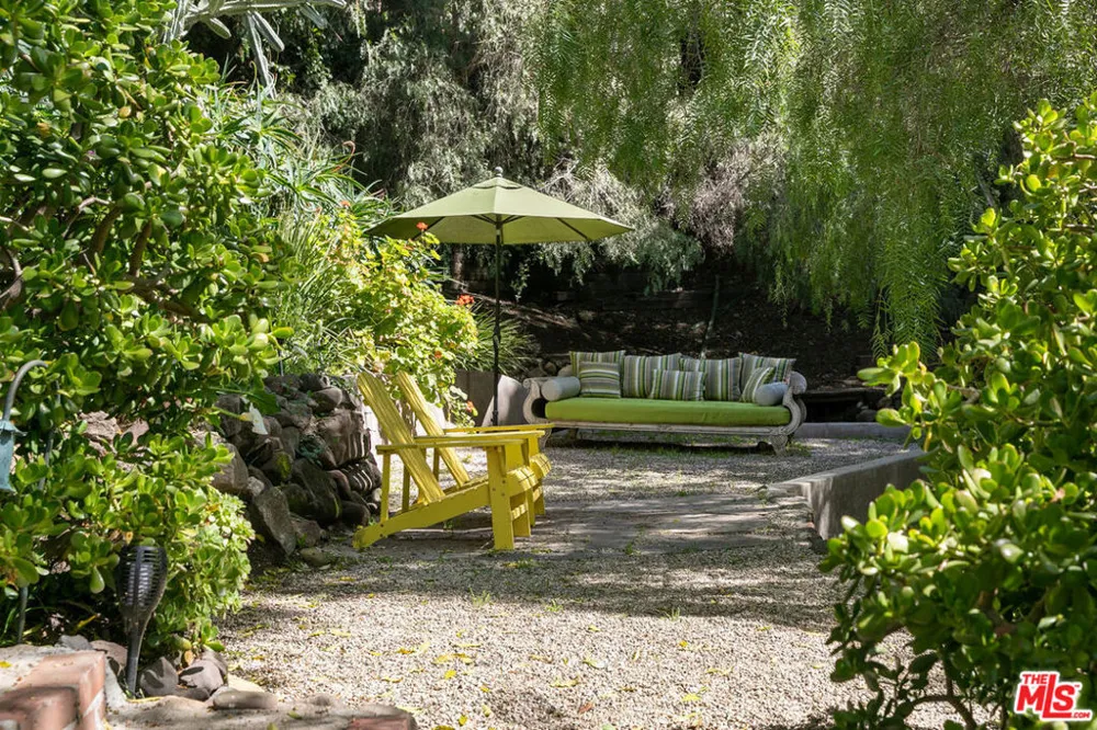 913 FERNWOOD PACIFIC DRIVE Topanga, CA 90290