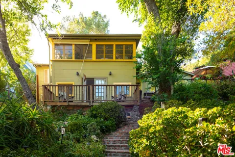 913 FERNWOOD PACIFIC DRIVE