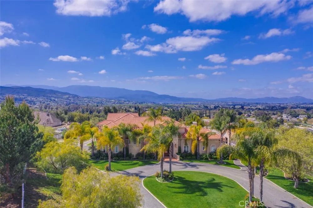 38750 Celita Temecula, CA 92592