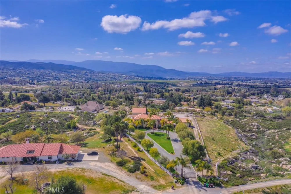 38750 Celita Temecula, CA 92592