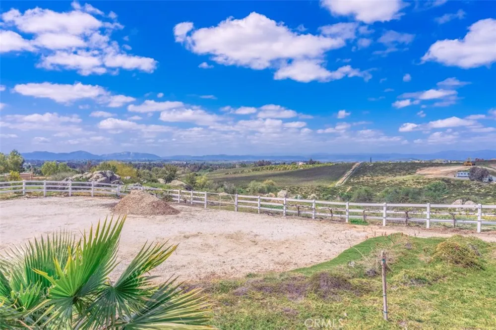 38750 Celita Temecula, CA 92592
