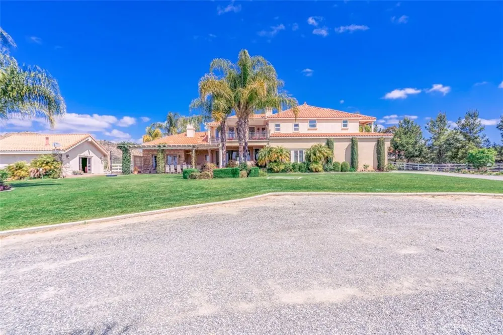 38750 Celita Temecula, CA 92592