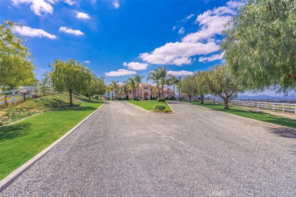 38750 Celita Temecula, CA 92592