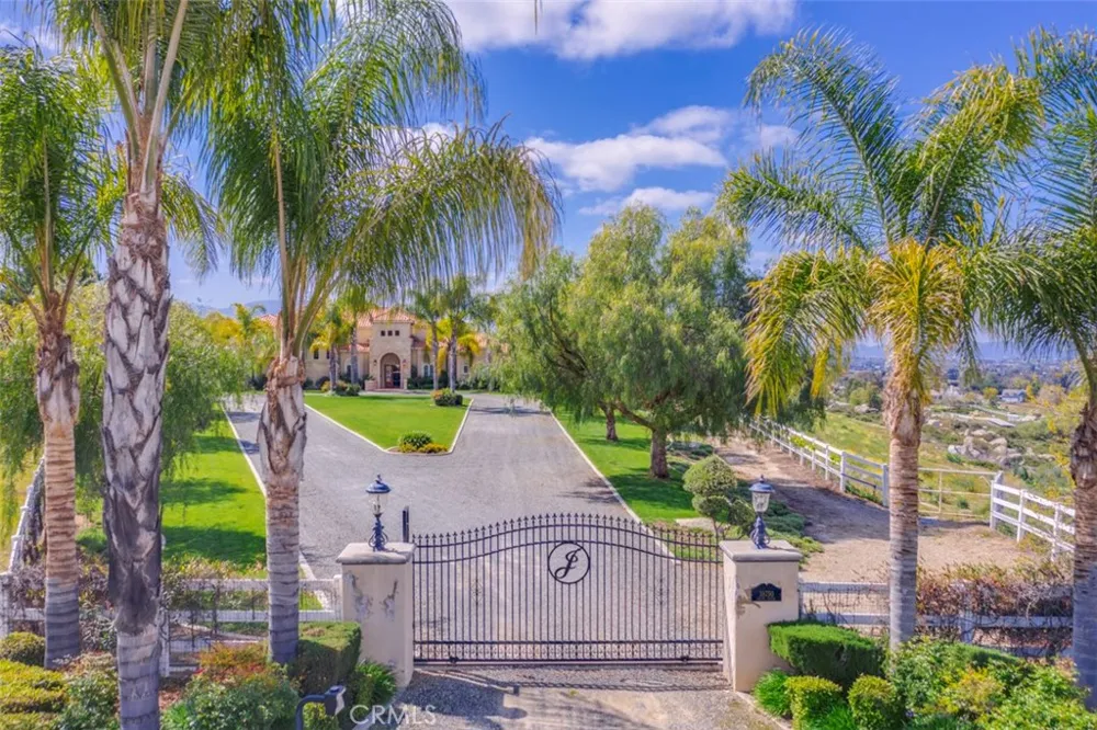 38750 Celita Temecula, CA 92592