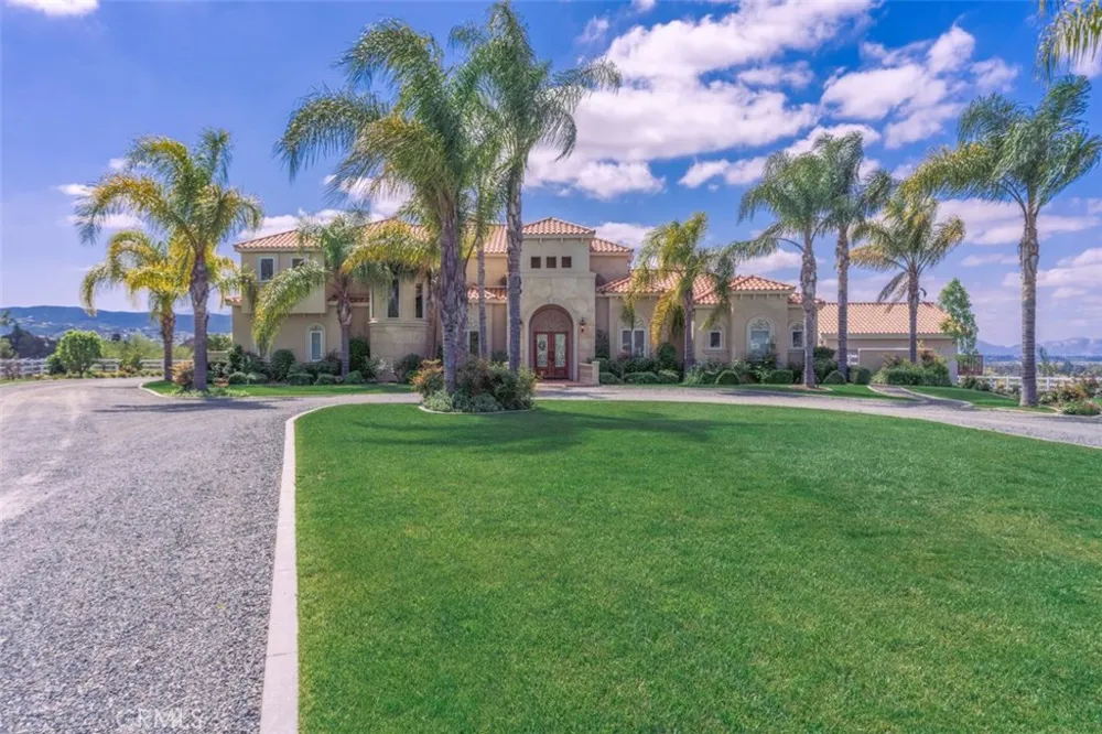 38750 Celita Temecula, CA 92592