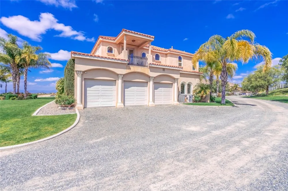 38750 Celita Temecula, CA 92592