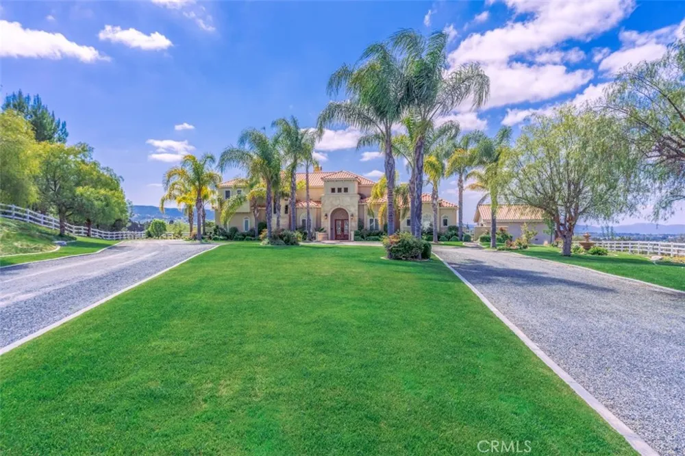 38750 Celita Temecula, CA 92592