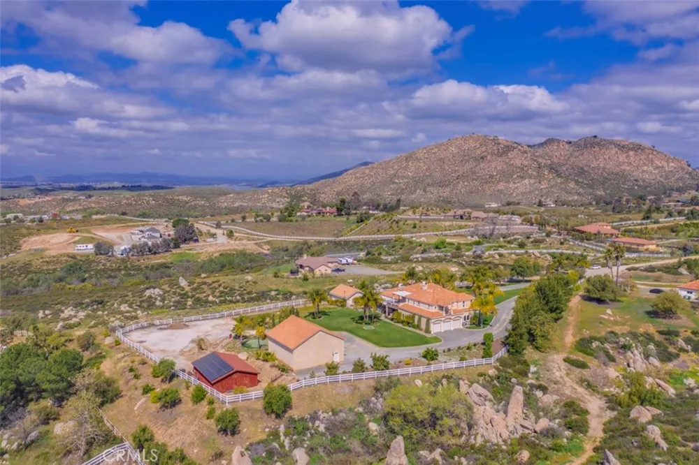 38750 Celita Temecula, CA 92592