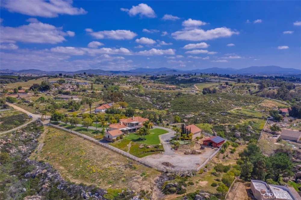 38750 Celita Temecula, CA 92592