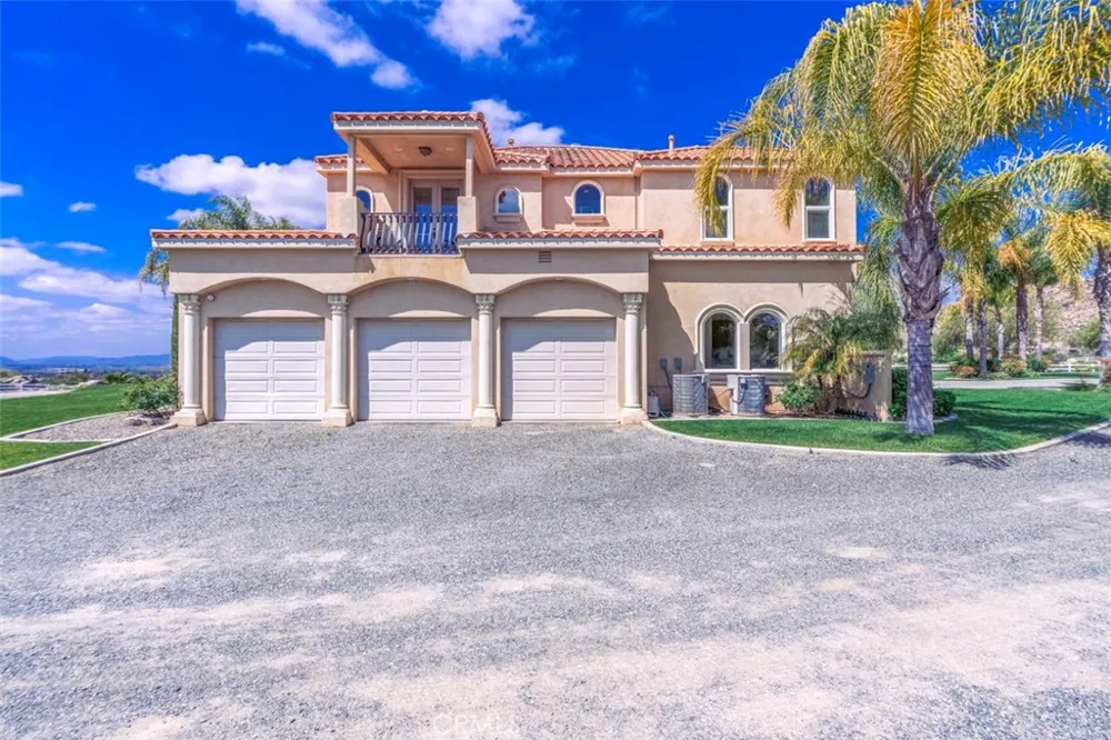 38750 Celita Temecula, CA 92592