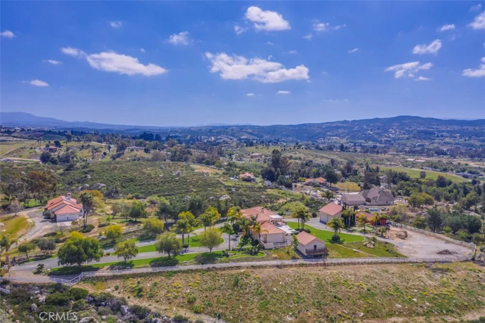38750 Celita Temecula, CA 92592