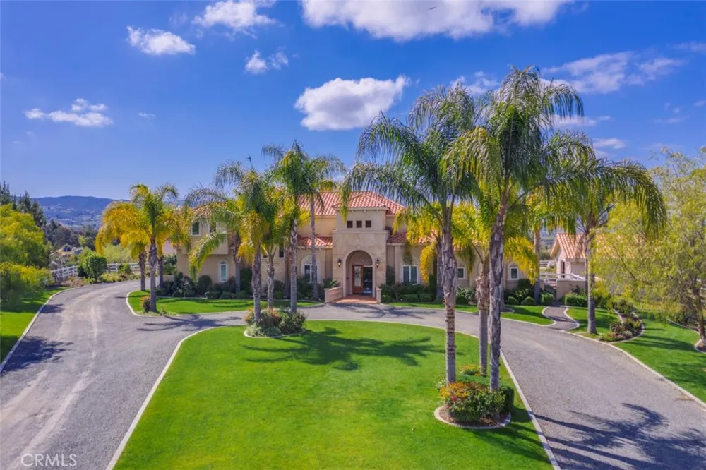 38750 Celita Temecula, CA 92592